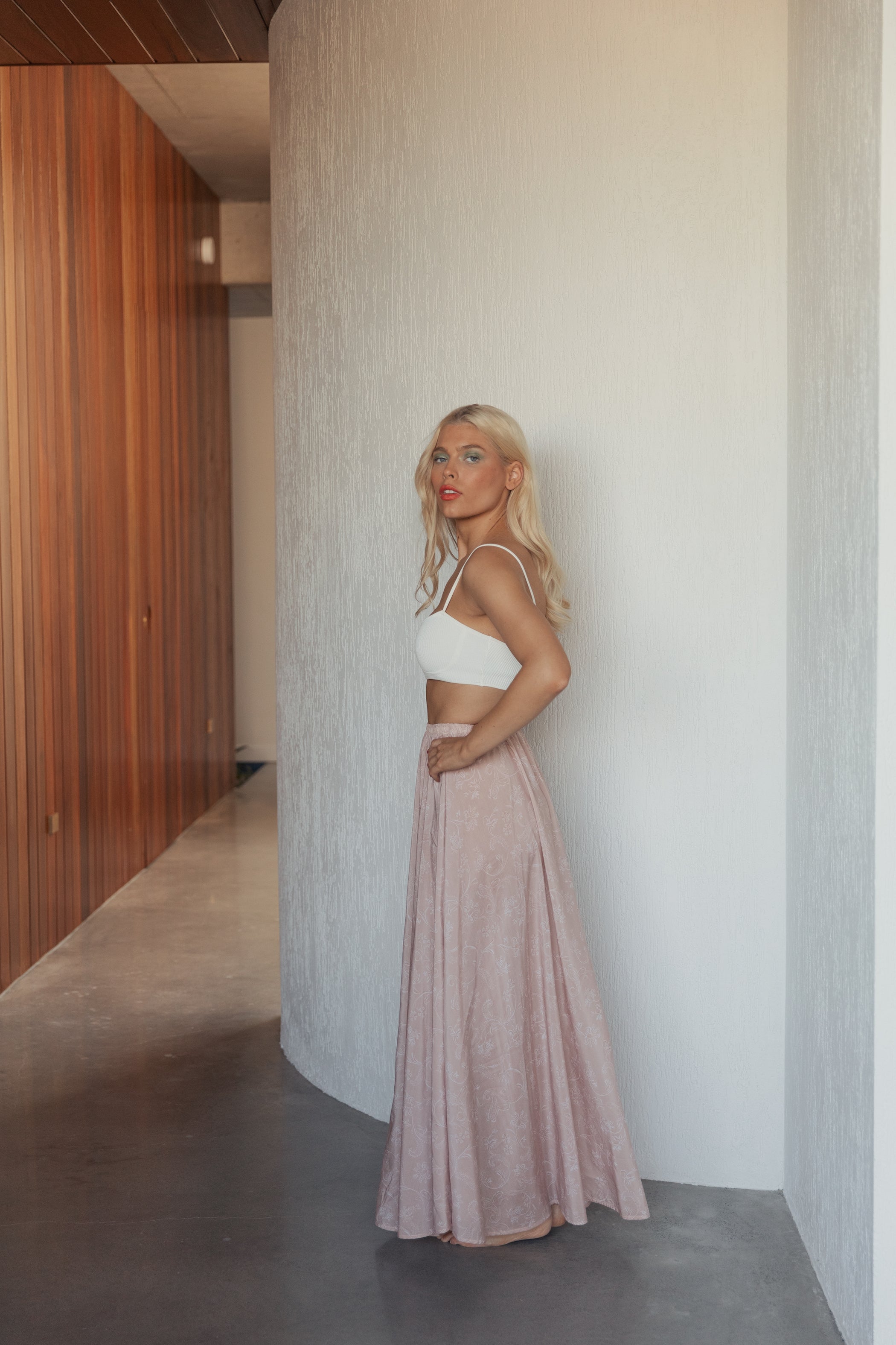 The Jane in Nude Paisley-Robes-Robe