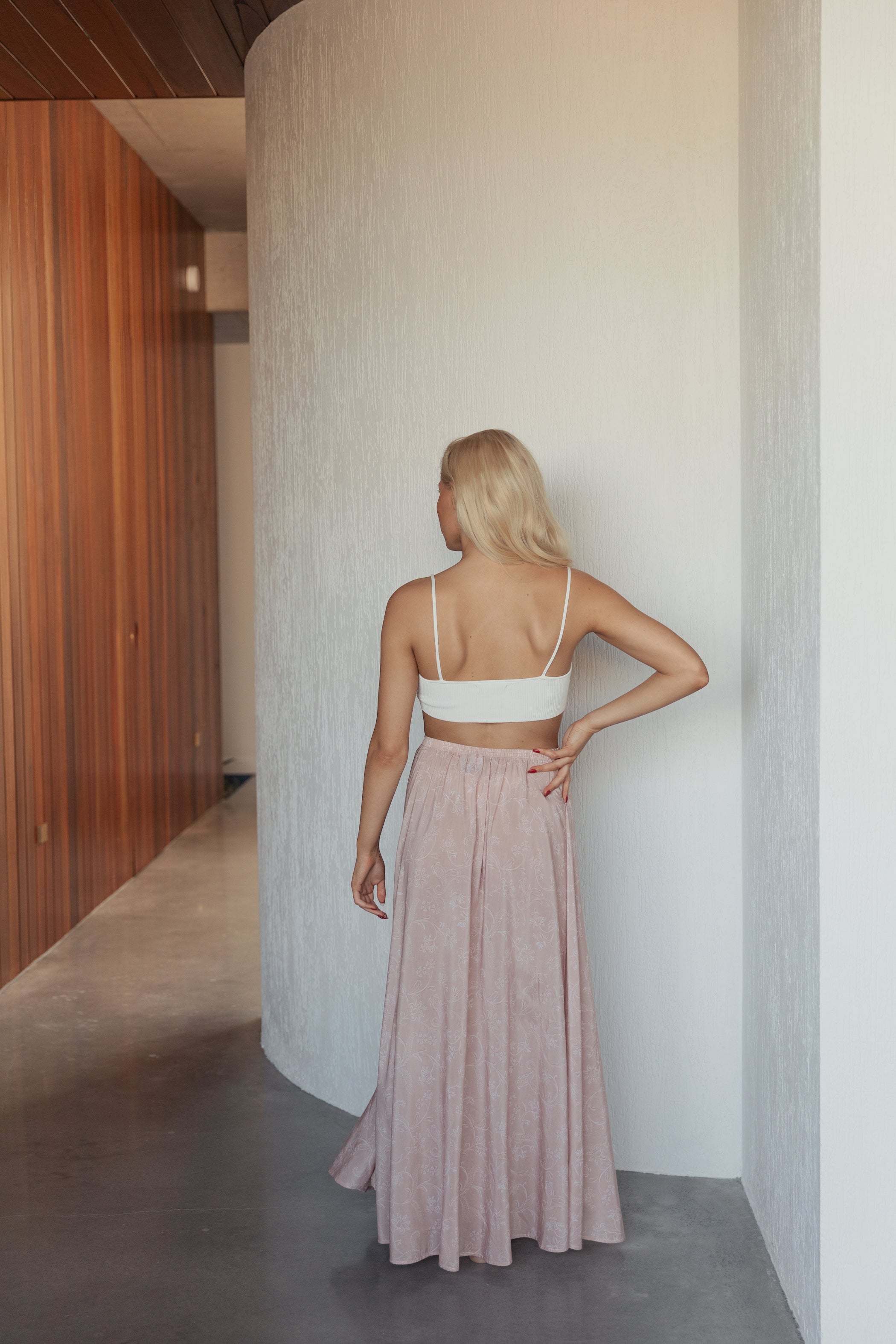 The Jane in Nude Paisley-Robes-Robe