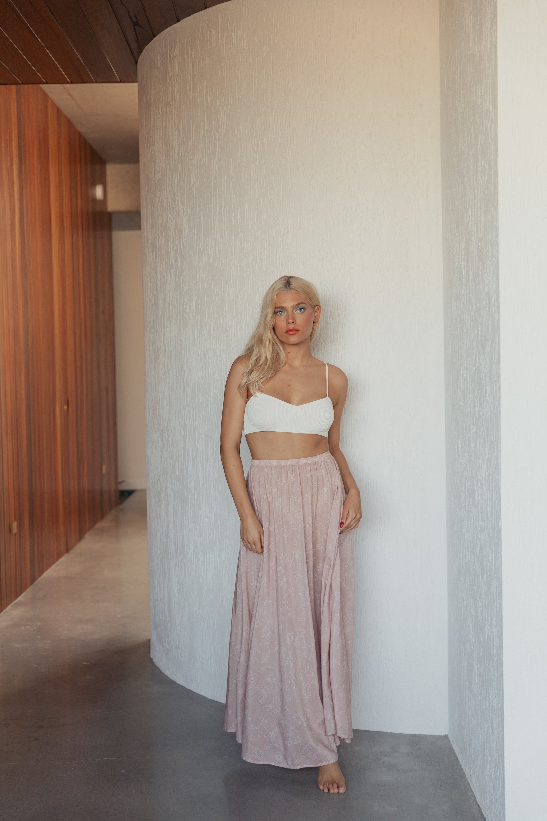 The Jane in Nude Paisley-Robes-Robe