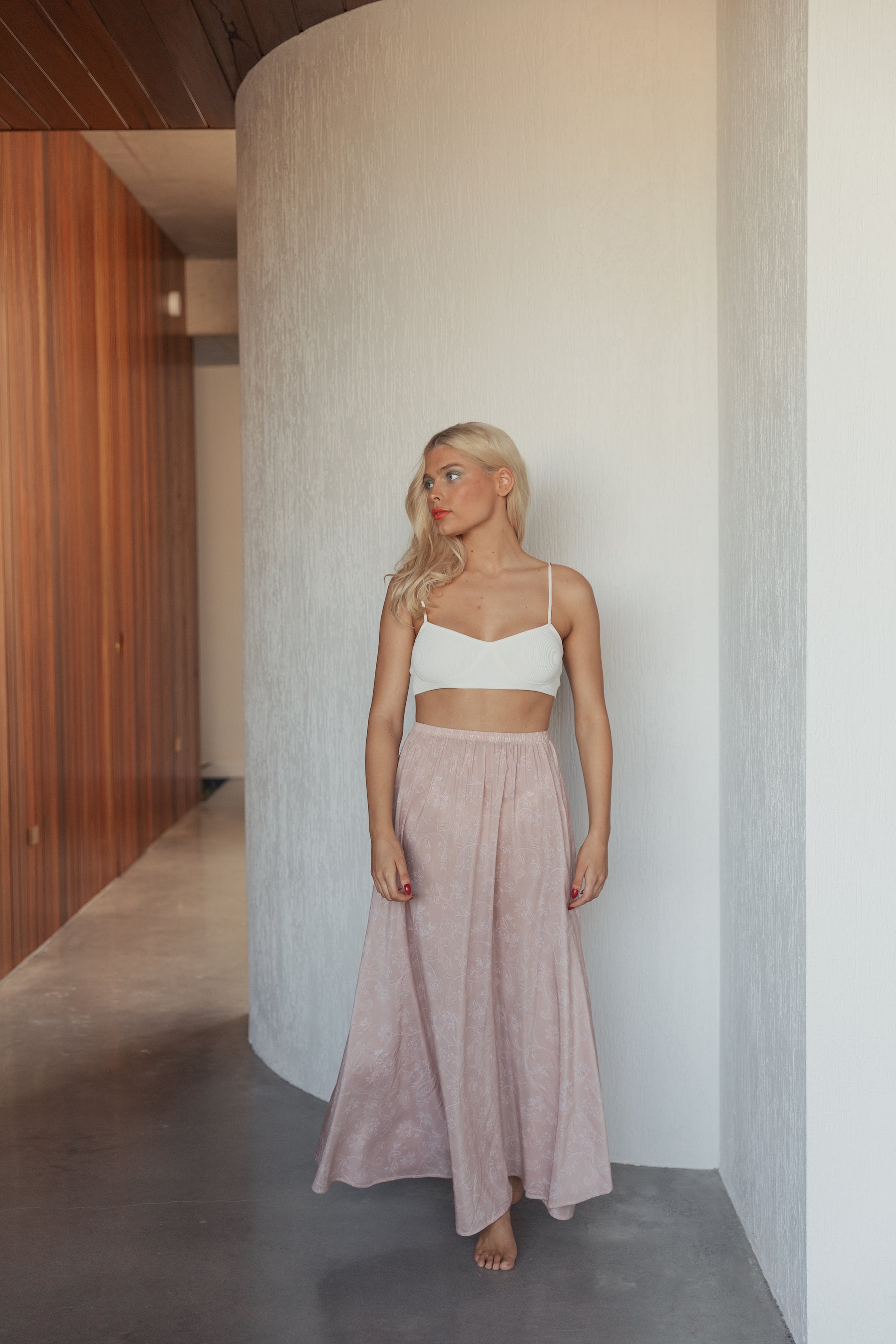 The Jane in Nude Paisley-Robes-Robe