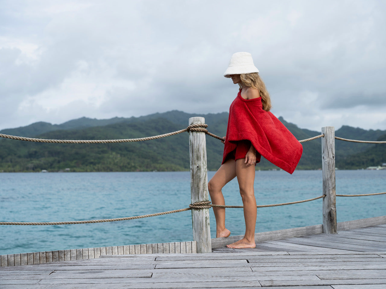 Simone Fan: The Poncho in Rouge-Robe